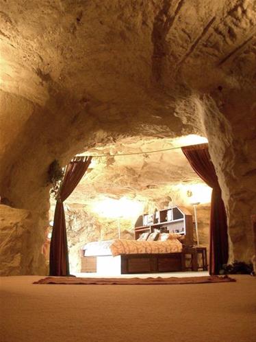 The luxury cave hotel of New Mexico - SmartGlass