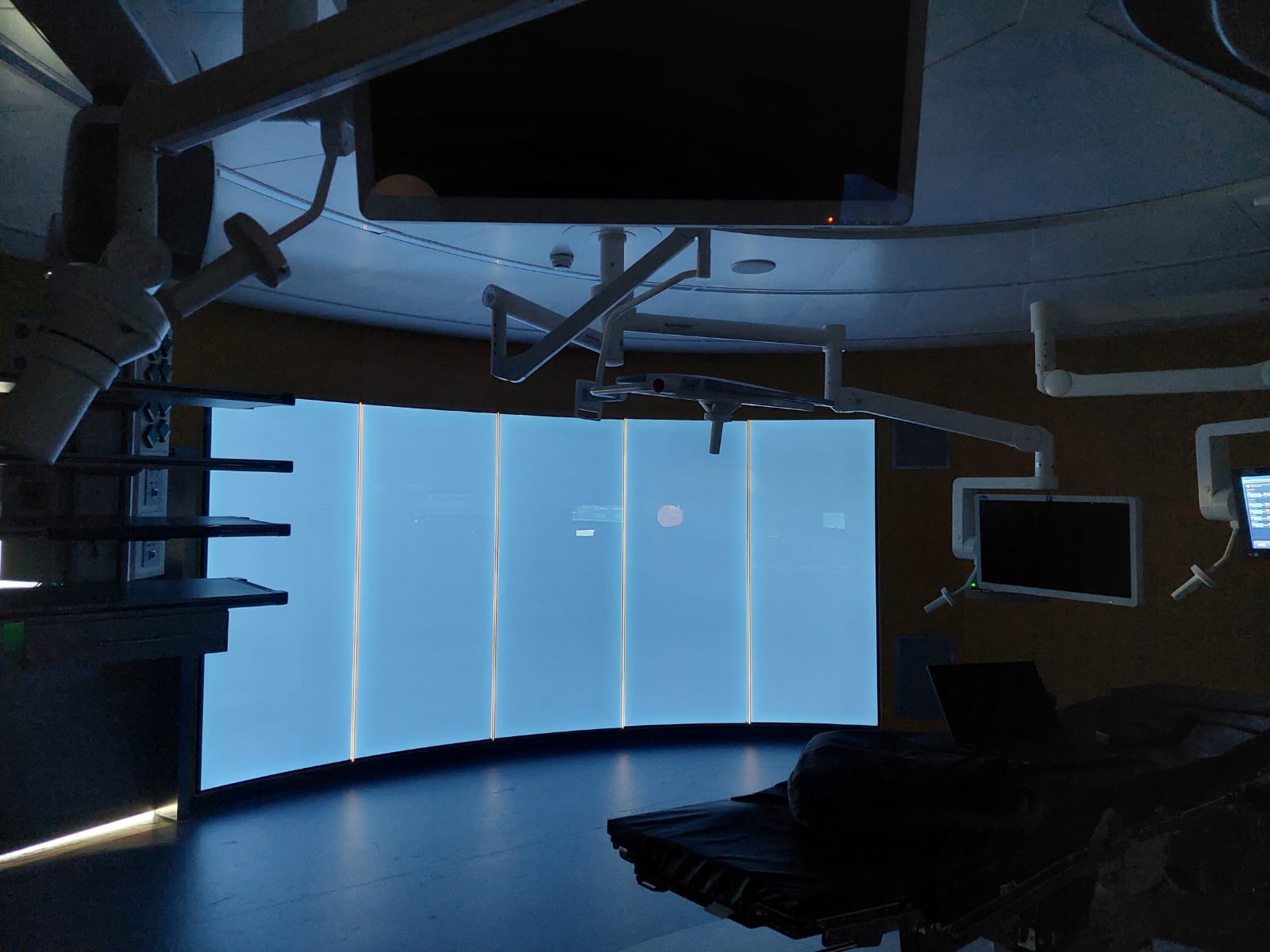 Blackout Smart Glass designs help to improve the overall hygiene and usability of this surgery theatre based in Portugal. The image showcases the privacy setting of the glass.