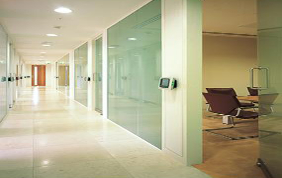 LC SmartGlass Switchable Privacy Glass - Offices of Pictet ...